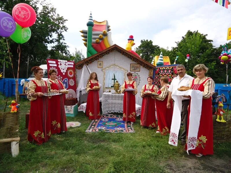 Погода в калаисе. Районный дом культуры Кирсановского района. МБУК РДК Кирсановского района. МБУК РДК Семикаракорский. Покровская ярмарка Кирсановский район.