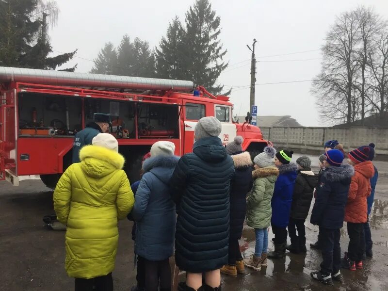 Хомутово пожарная часть. Хомутово Орловская область школа. Хомутово пожарка. Хомутово пожарная часть 29. Погода хомутово орловская область на 10 дней