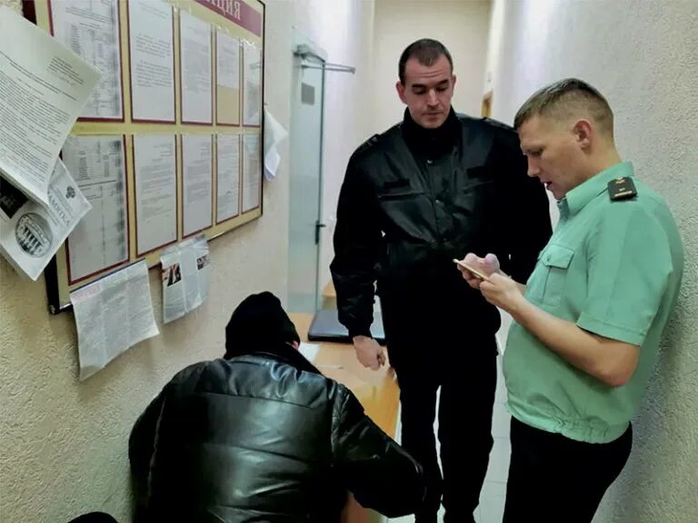 Нерадивый отец. Злостный неплательщик алиментов. Пристав по алиментам петрозаводск. Злостные неплательщики фото. Злостный алиментщик.