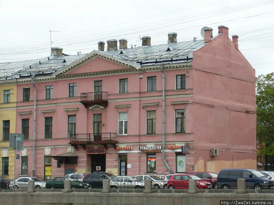 Набережная реки фонтанки 76. Фонтанка 97 с улицы. Дом три сестры на фонтанке. Набережная реки фонтанки 101 санкт-петербург. Набережная фонтанки 97.