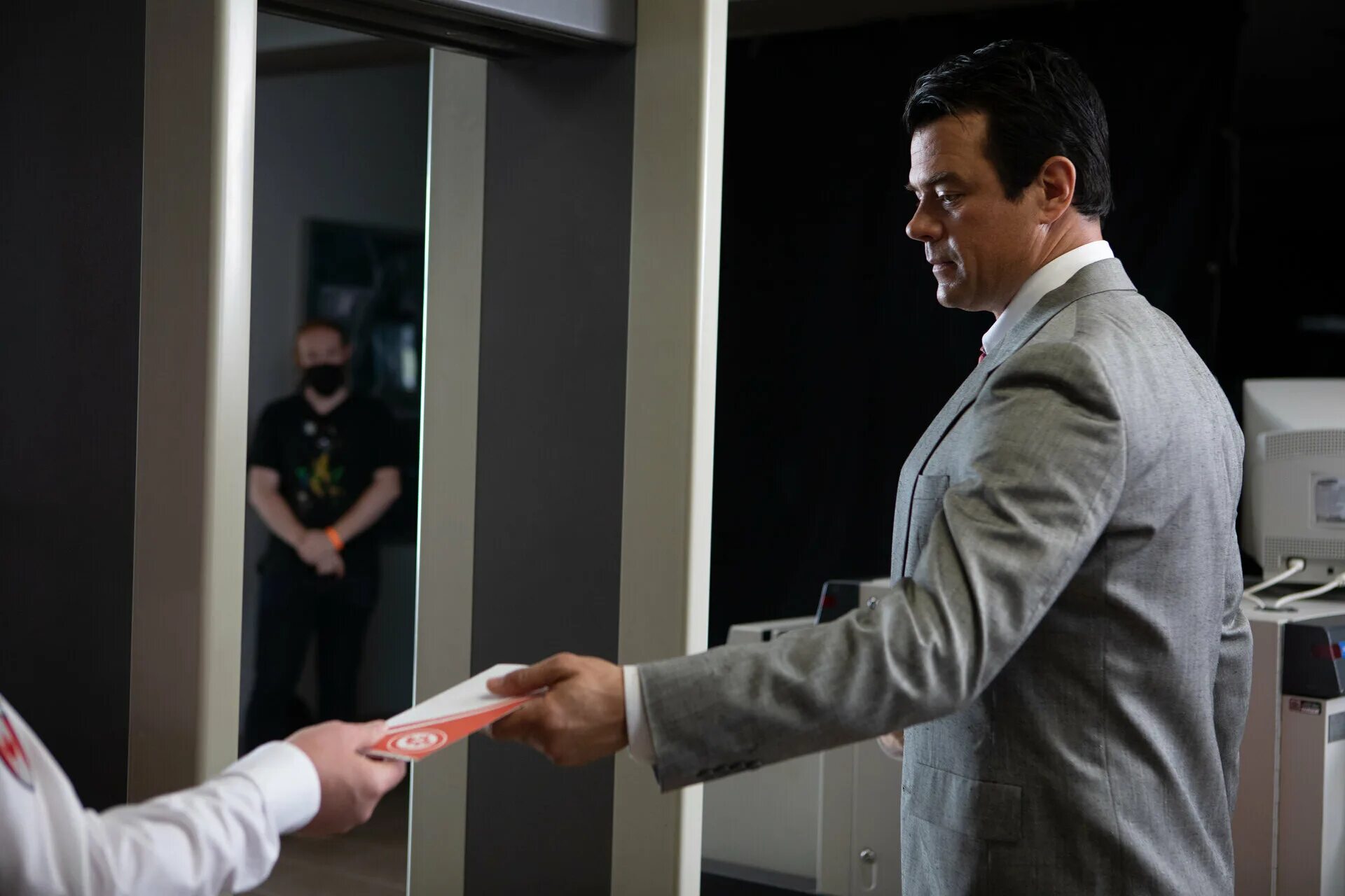 Бандит сюжет. Бандит сюжет. Постер бандит / bandit (2022). Джош дюамель 2022. Гилберт галван младший.