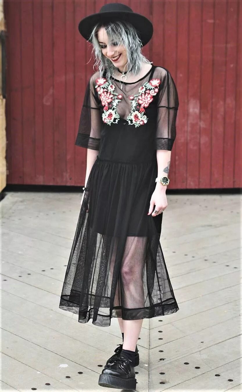 Платье гранж. Платье гранж. Платье в стиле рок. Черное платье в стиле гранж. Софт грандж платье.