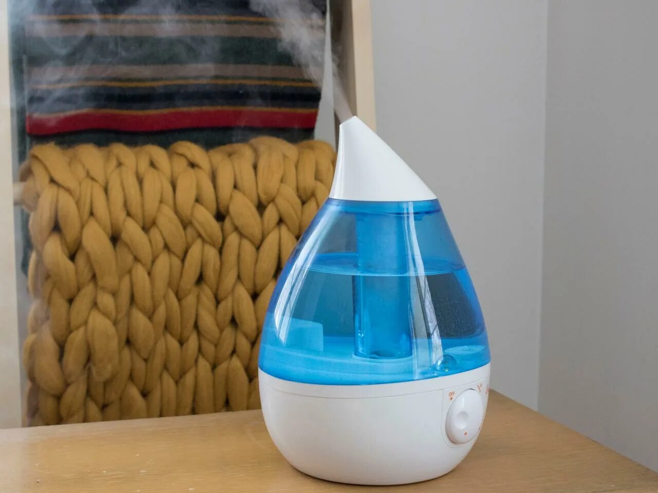 Увлажнитель заболели. Увлажнитель 7л. Humidifier a9. Увлажнитель при аллергии. Разбитые увлажнители.