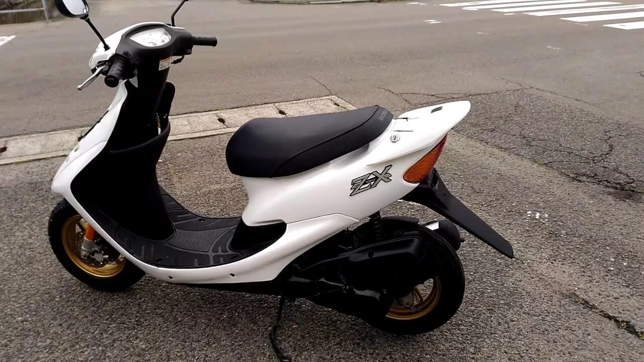 Honda dio af 35. Скутер Хонда дио 35. Honda af 35 ZX. Скутер Honda Dio 35 ZX. Honda Dio 34 35 ZX.