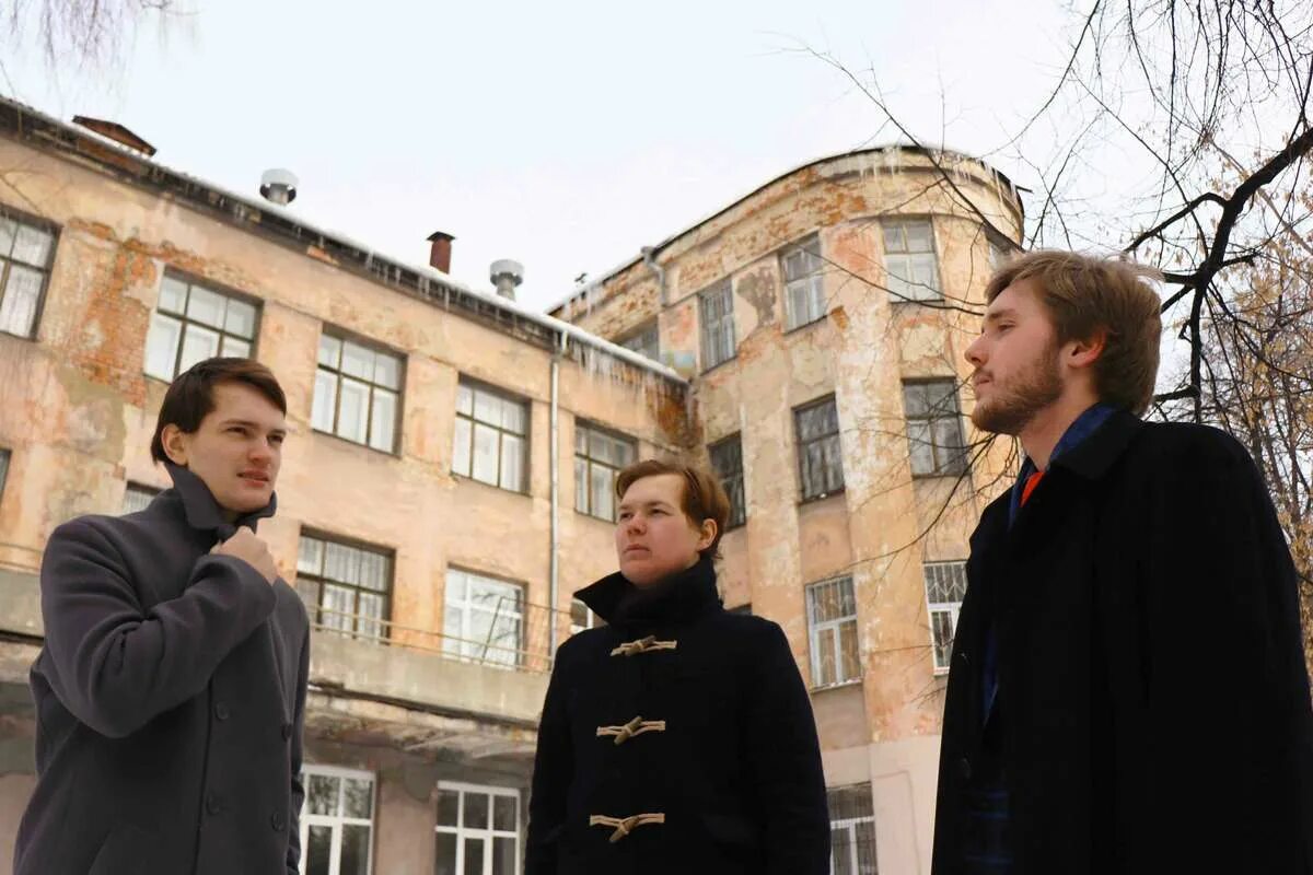 Перемотка слушать. Солист группы перемотка. группа перемотка екатеринбург. постпанк перемотка. перемотка обложка.