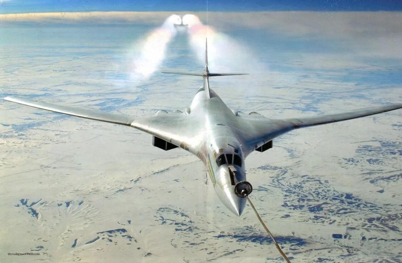 Белый лебедь высота. Ту-160м белый лебедь. Ту-160 белый лебедь. Белый лебедь самолет ту 160. Сверхзвуковой стратегический бомбардировщик ту-160.