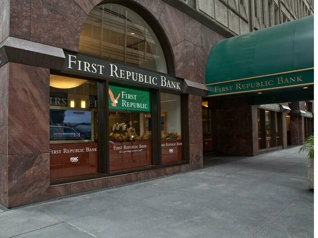 1 first bank. Банк Сан Франциско. Банк first Republic. Банки Сан Франциско. First Republic Bank акции.