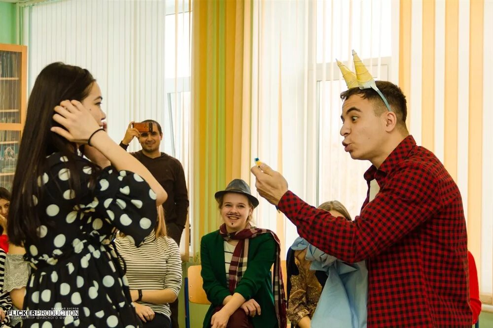 Французское посвящение. Французское посвящение. Французское посвящение. Наполеон император коронация. Коронация наполеона картина давида.