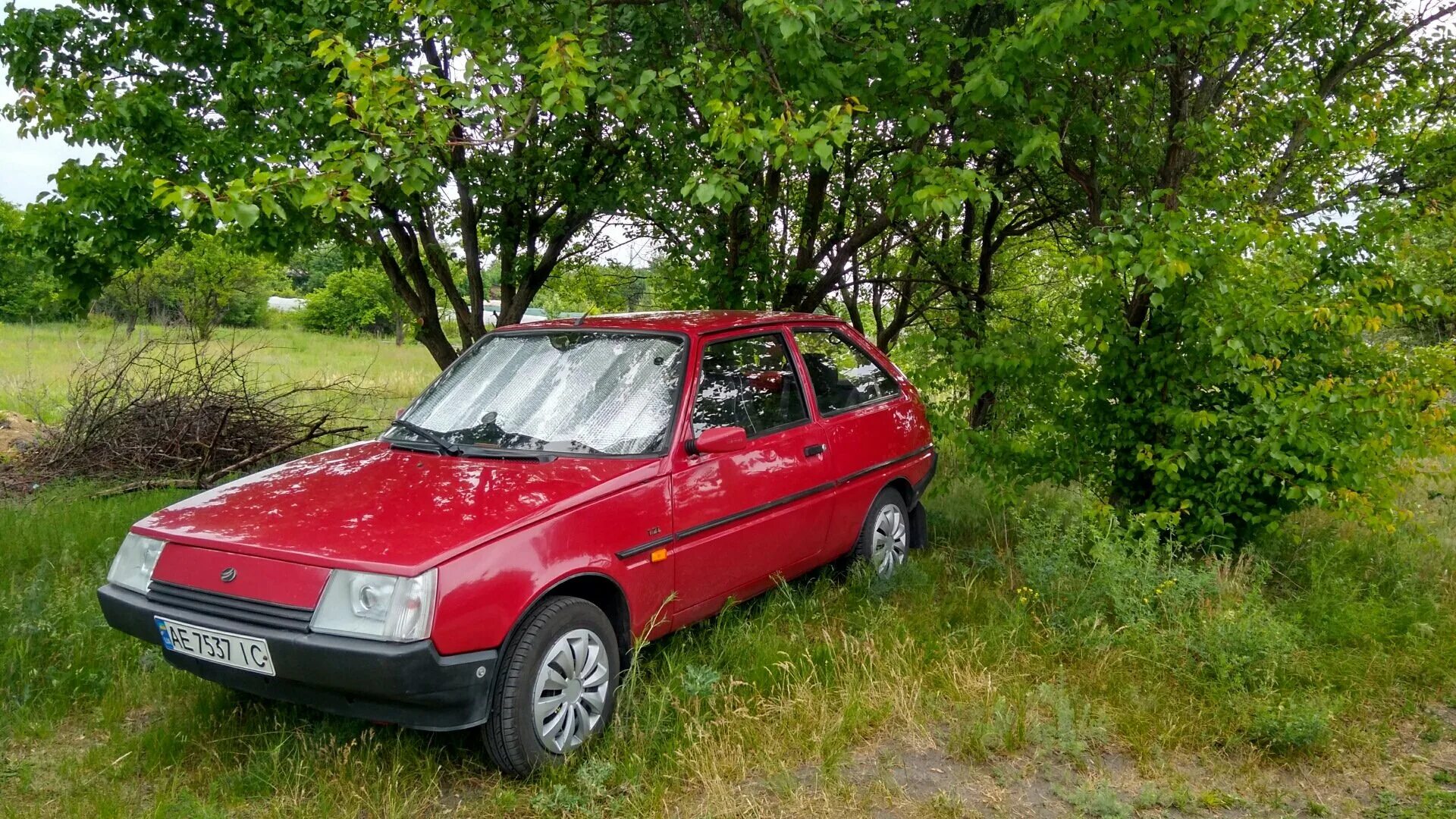 Таврия описание. Заз-1102 «таврия». заз 1102 «таврия» 1102. заз 1102 таврия седан. заз 1102 таврия красная.