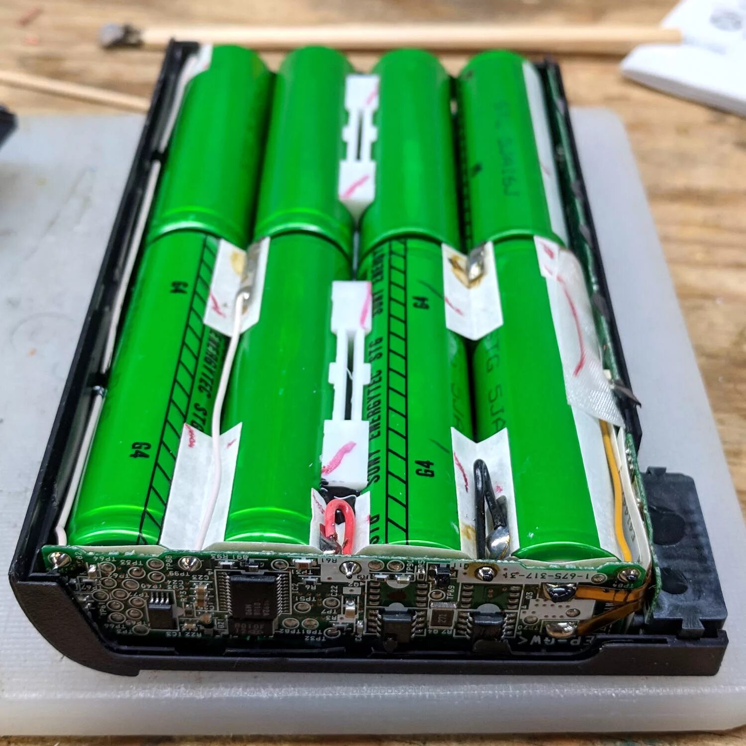 Battery ноутбук. Laptop Battery. Батарея от ноутбука. Аккумулятор от ноутбука. Аккумулятор для батареи ноутбука.