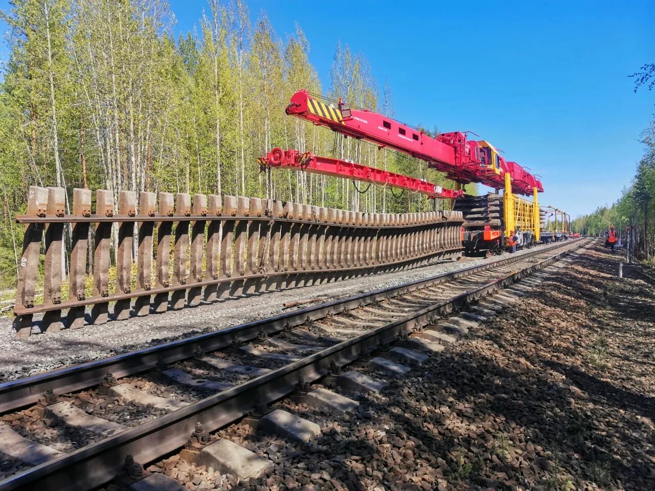 Республика коми железная дорога. Реконструкция железнодорожного пути. Капремонт ЖД пути. Талый железная дорога. Северная ЖД Республика Коми.