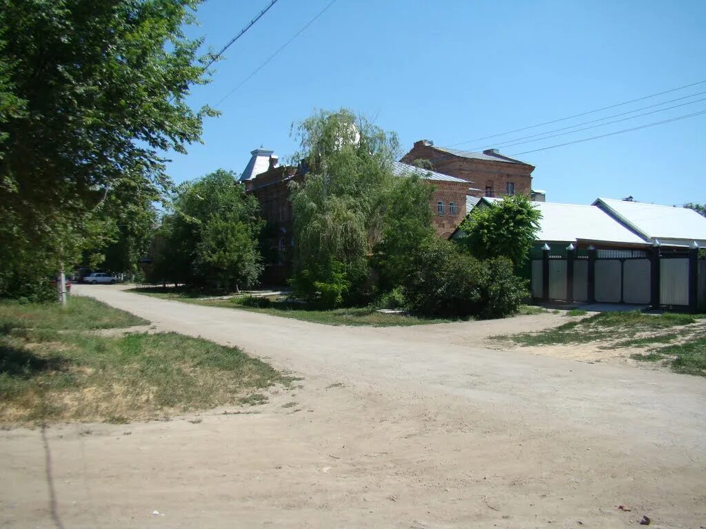 Фото новоузенска. Гостиница Новоузенск. Достопримечательности города Новоузенска Саратовской области. Новоузенск ул. Московская. Город Новоузенск Саратовской области фото.