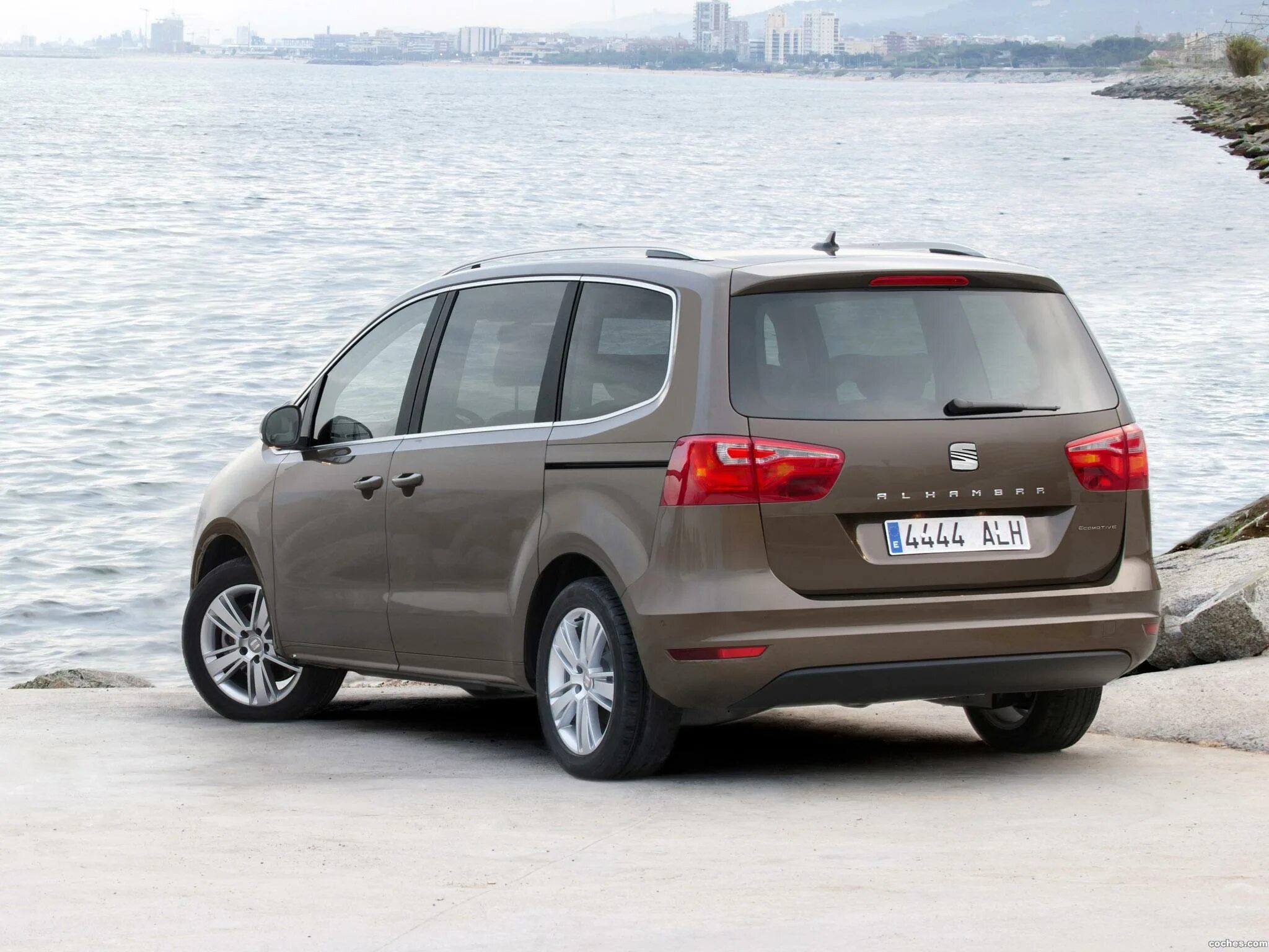 Seat Alhambra. Seat Alhambra 2011. Seat Alhambra 2012. Сеат 7 местный.