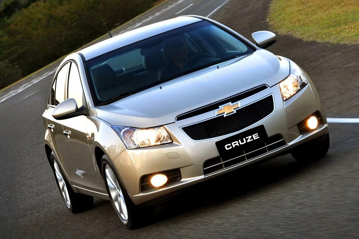 Chevrolet блоггер модели. Chevrolet Cruze 2011. Chevrolet Cruze Cruze 2011. Шевроле Круз 2012. Шевроле Круз 2011 1.8.