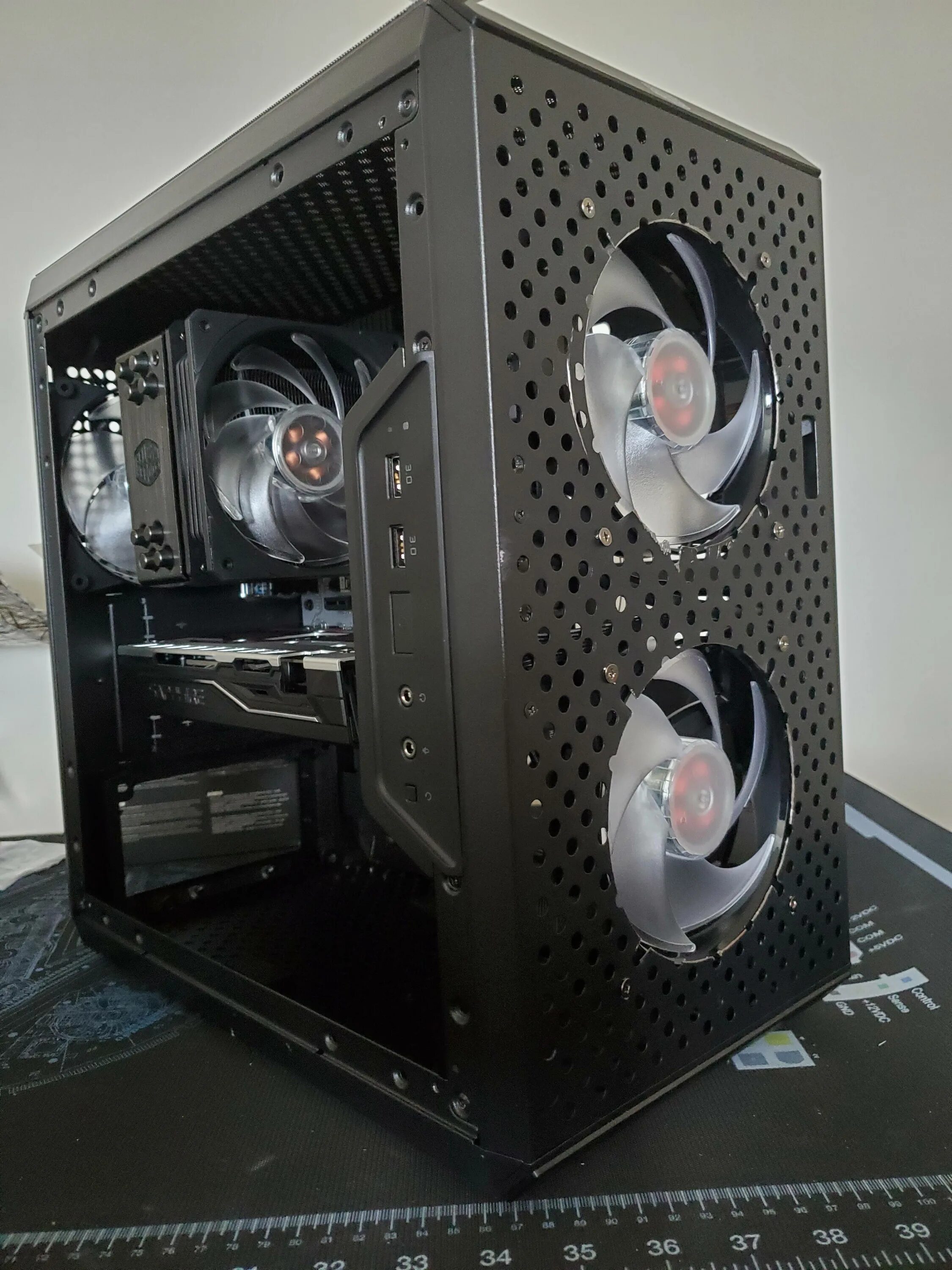 Q300l Cooler Master сборка. NZXT h210. Cooler Master q300l Retro. Master masterbox q300l