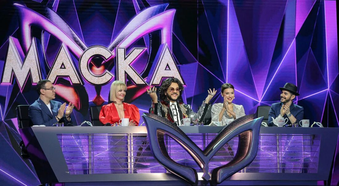 Жюри программы маска. Маска телепередача. тв передача маска. ведущие телеканала звезда. украинская ведущая телешоу.