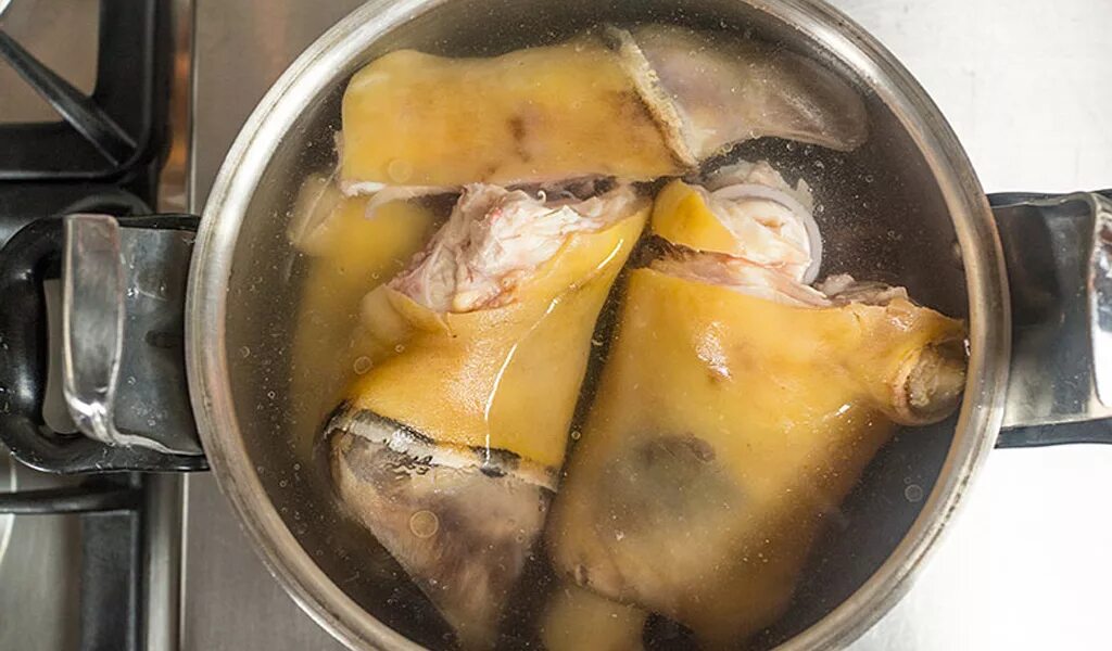 Как правильно варить хаш из говяжьих. Приготовление холодца. Суп хаш. Хаш в кастрюльке. Хаш абхазский.