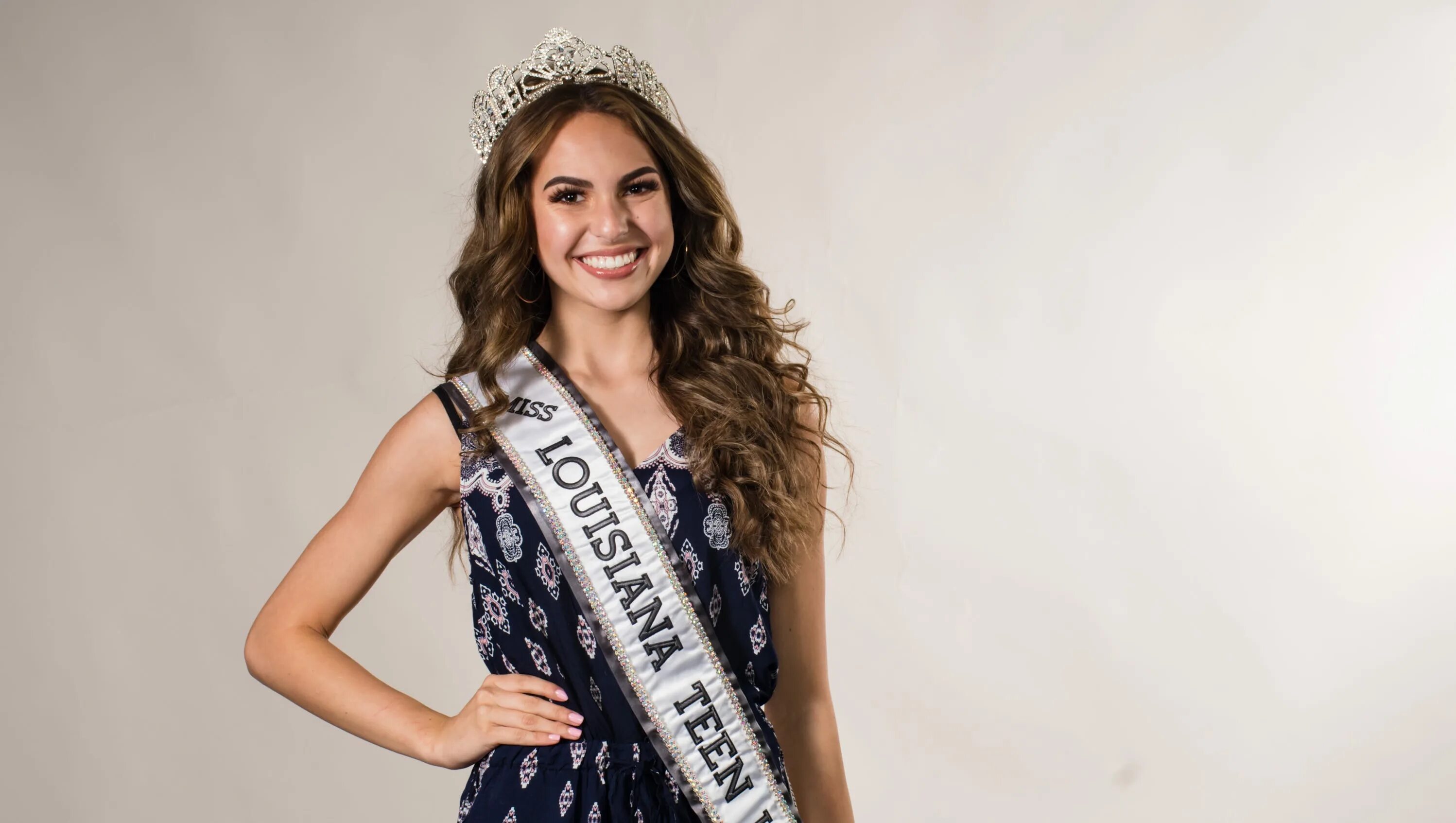 Miss nimpho. Мисс луизиана 2025. miss teen usa 2025. мисс подросток. мисс ncstu.