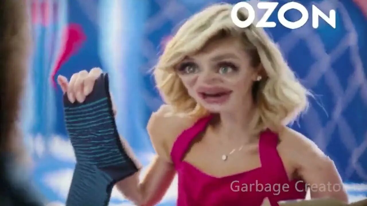 Гагарина в рекламе Озон. Реклама Озон с Маликовым и Гагариной. Озон Маликов и Гагарина.