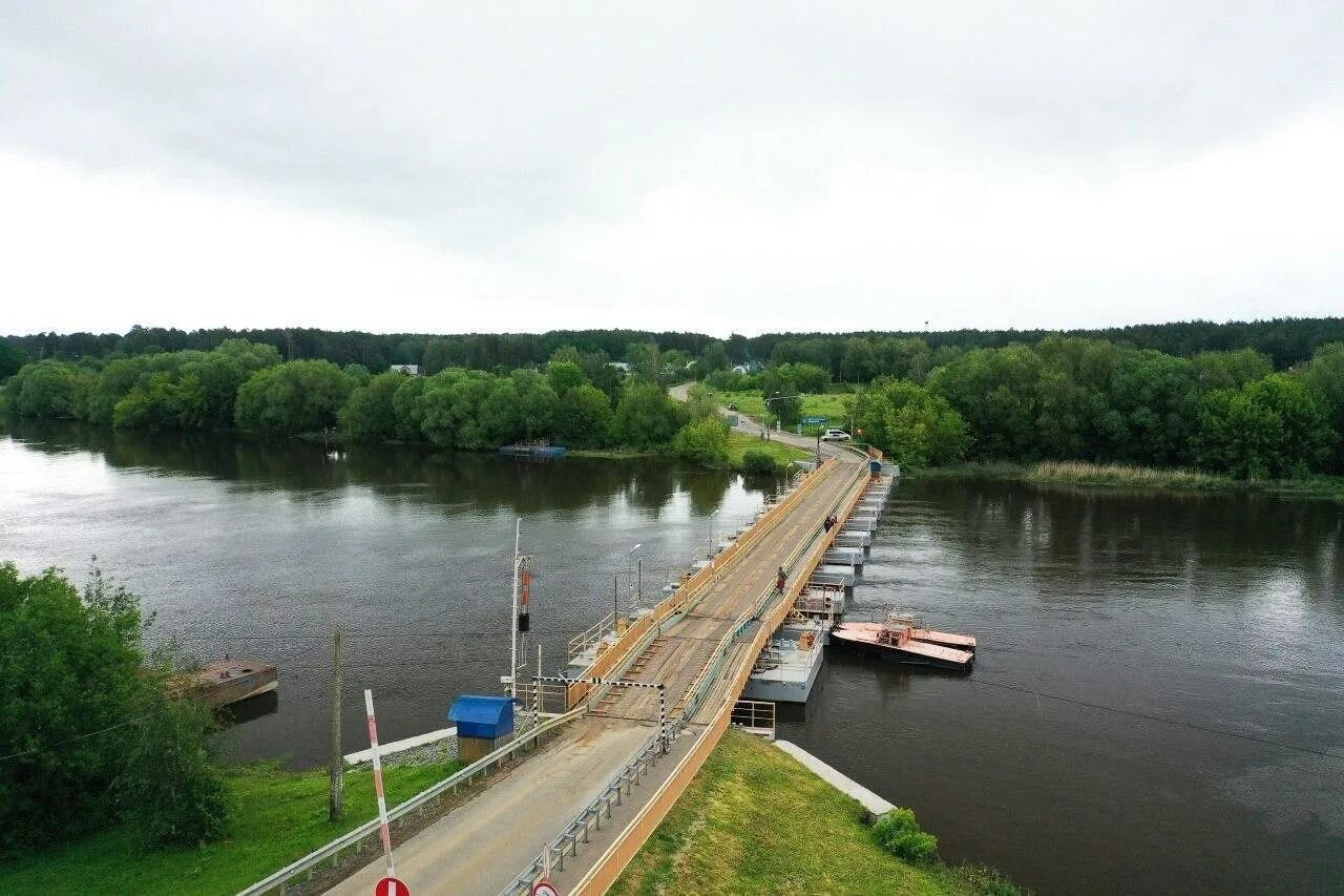 Мост через озеры. Понтонный мост Ока Озеры. Озёры Московской области Понтонный мост. Река Ока Озеры. Понтонный мост Коломна.