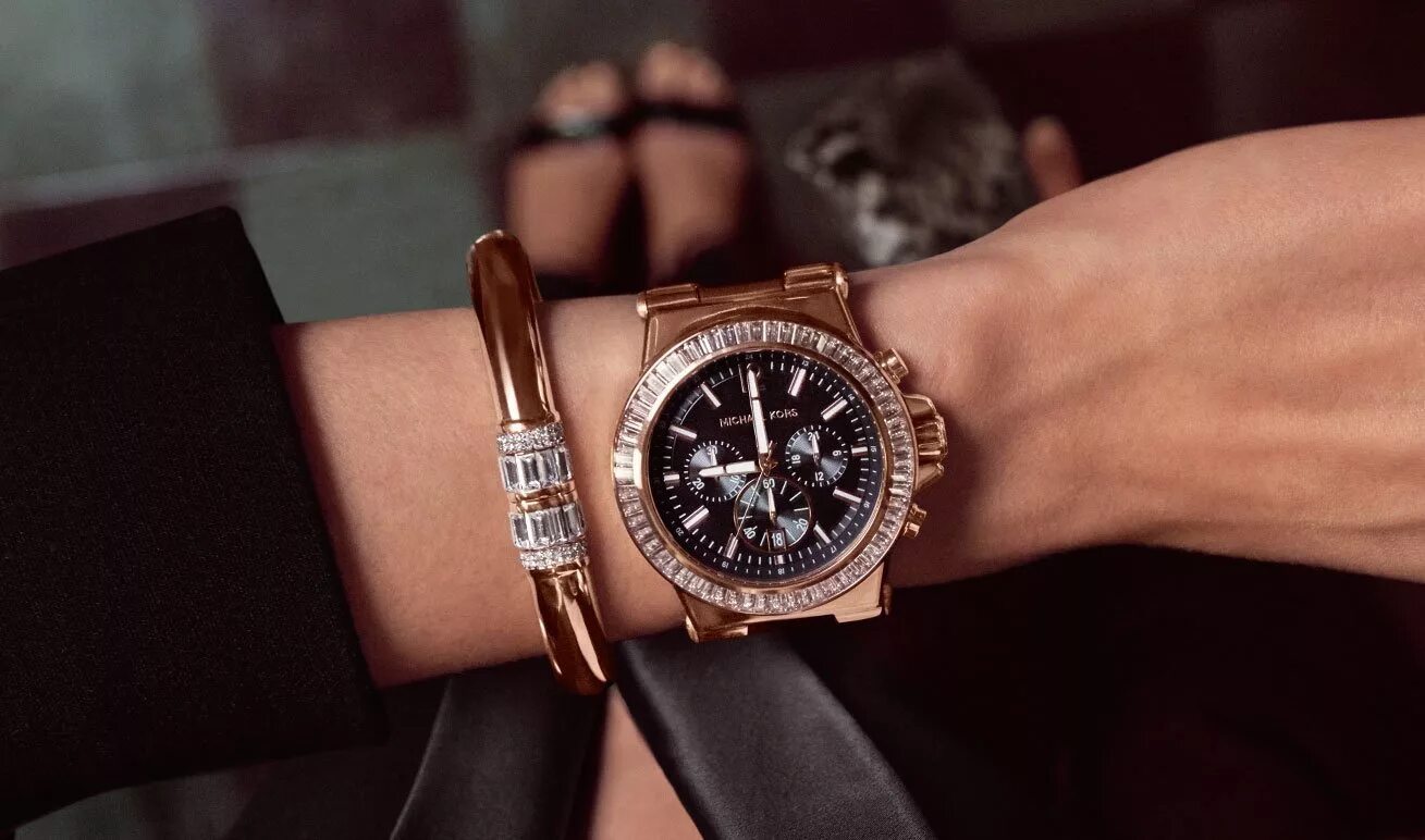 Luxury watch. Ролекс Michael Kors женские часы. Наручные часы на руке. Наручные женские часы на руке. Самые модные женские часы.