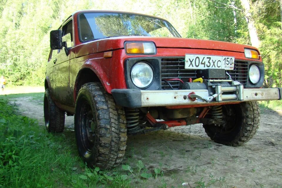 Нива на пилигримах. Нива на пилигримах. Нива на пилигримах. И 502 на ниву 2131. И-502 225/85r15c на ниву.