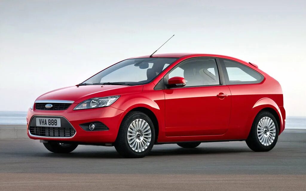 Недорогие хэтчбеки. Ford Focus хэтчбек. Форд фокус 2 хэтчбек. Focus 2 Hatchback. Ford Focus хэтчбек 3дв.