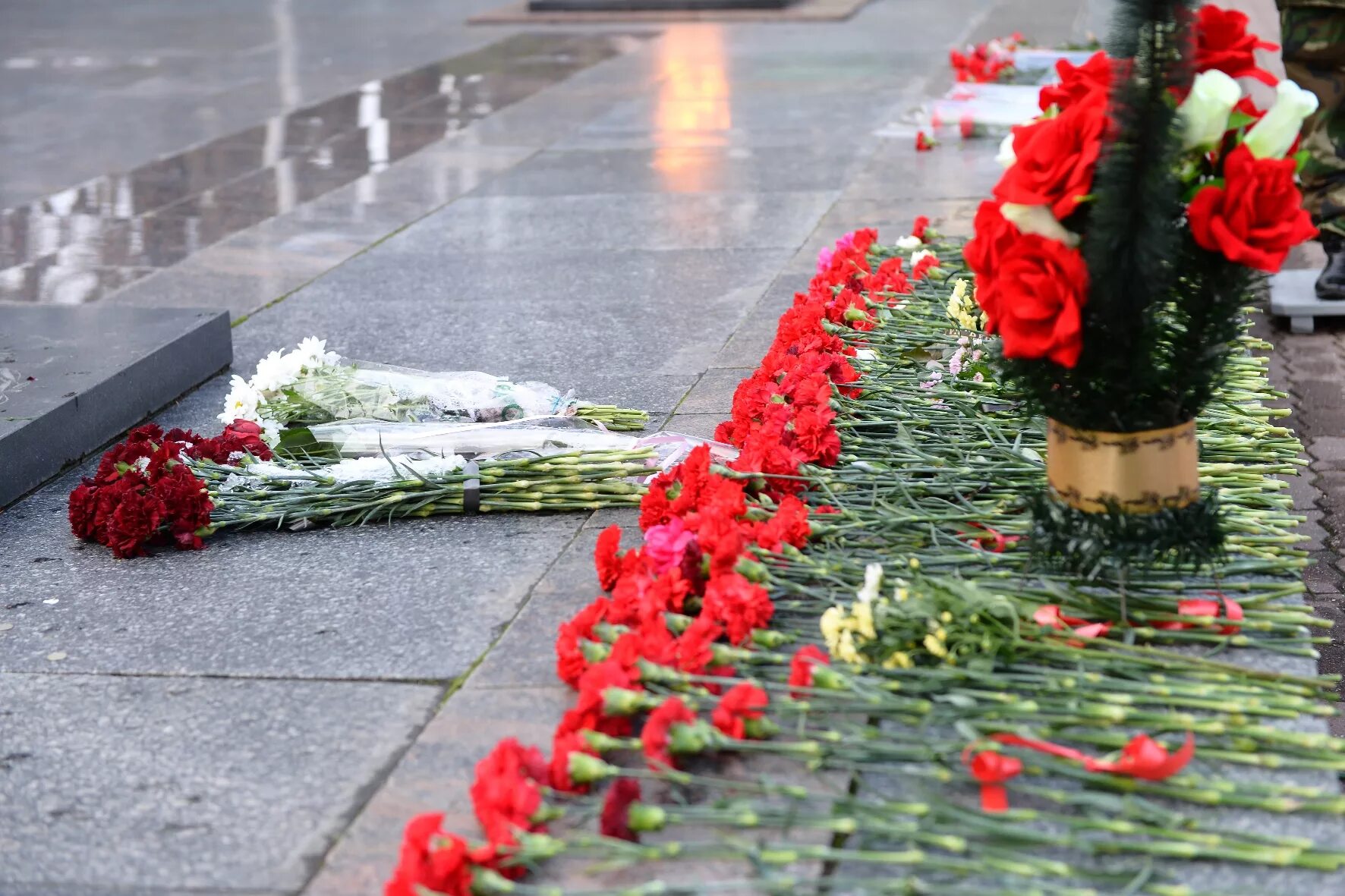 Памяти павших во имя живых. День неизвестного солдата. День памяти неизвестному солдату. Неизвестный солдат день памяти. 3 Декабря день неизвестного солдата.