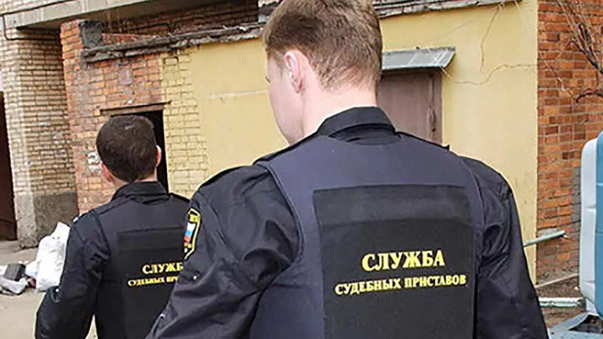 Алиментщик. Судебные приставы большая соснова. Индустриальные пристава. Приставы зарплата. Новый судебный пристав пермского края.