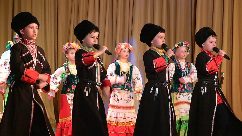Ночь проходит ансамбль казачья. Народный казачий ансамбль велик день. концерт ансамбля «родные напевы» мокеевское. многонациональность в казачестве. крымские напевы.
