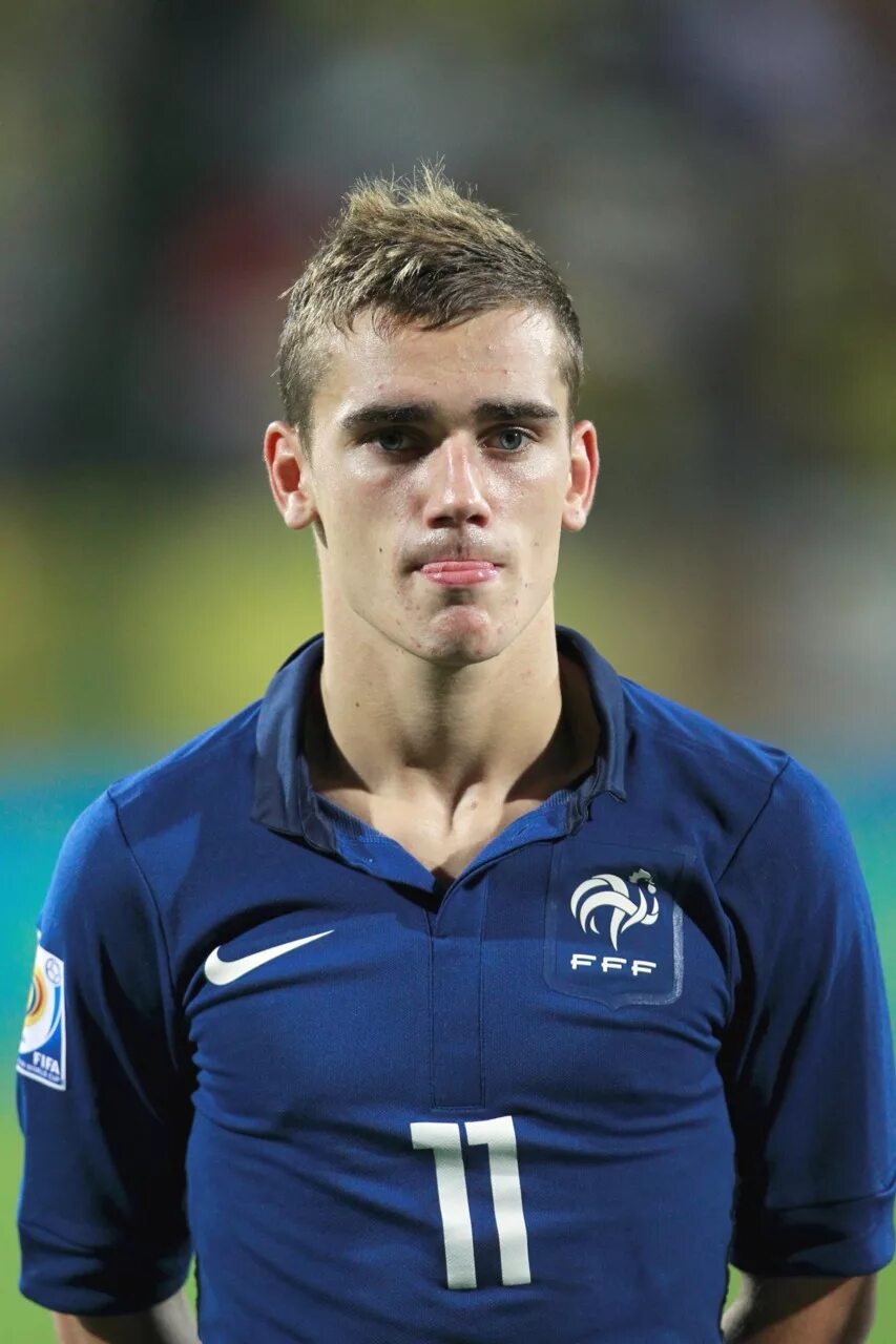 Антуан гризманн 2014 сборная. Антуан гризманн франция. Французский футболист гризманн. Футболисты франции знаменитые. Французский футболист гризманн.