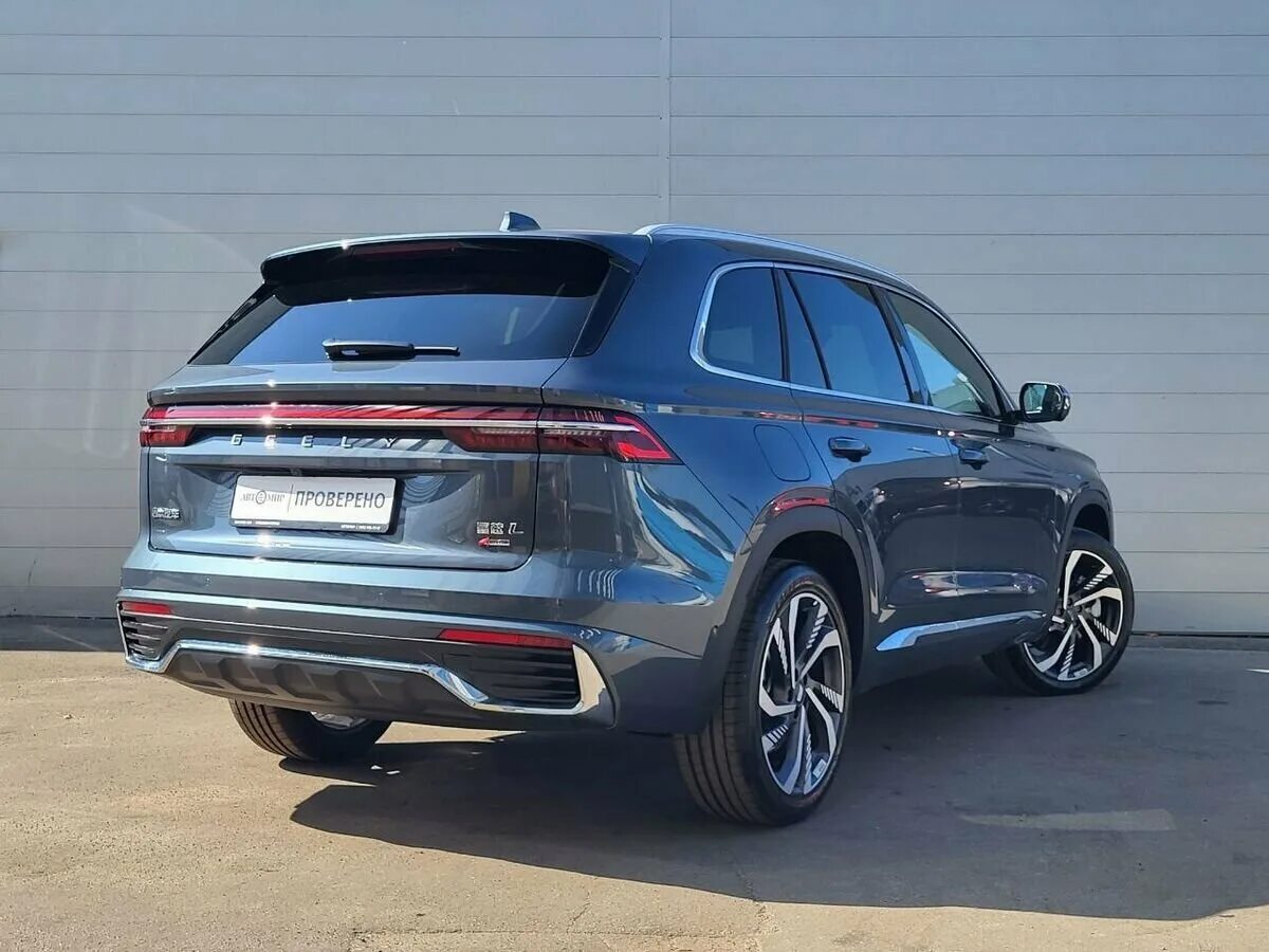 Купить б/у Geely Monjaro 2021-2025 2.0 AT (238 л.с.) 4WD бензин автомат во Влади