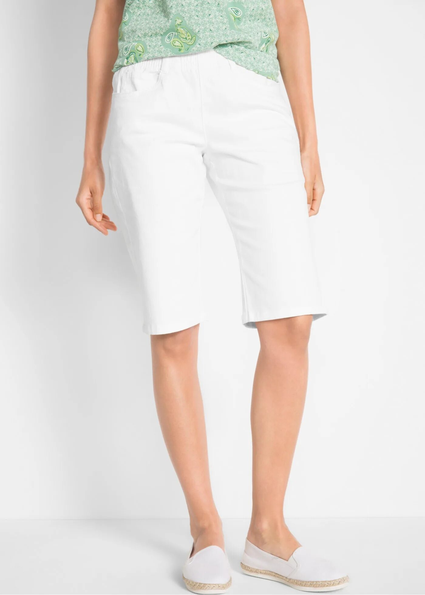 Шорты трикотажные женские. Валберис бермуды женские. Шорты бермуды джинсовые женские 2022. Что такое бермуды. Шорты бермуды женские 2023.