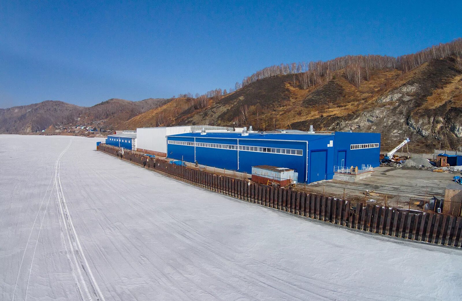 вода байкала завод. листвянка байкал завод воды. китайский завод на байкале. завод аквасиб на байкале. байкал завод вода.