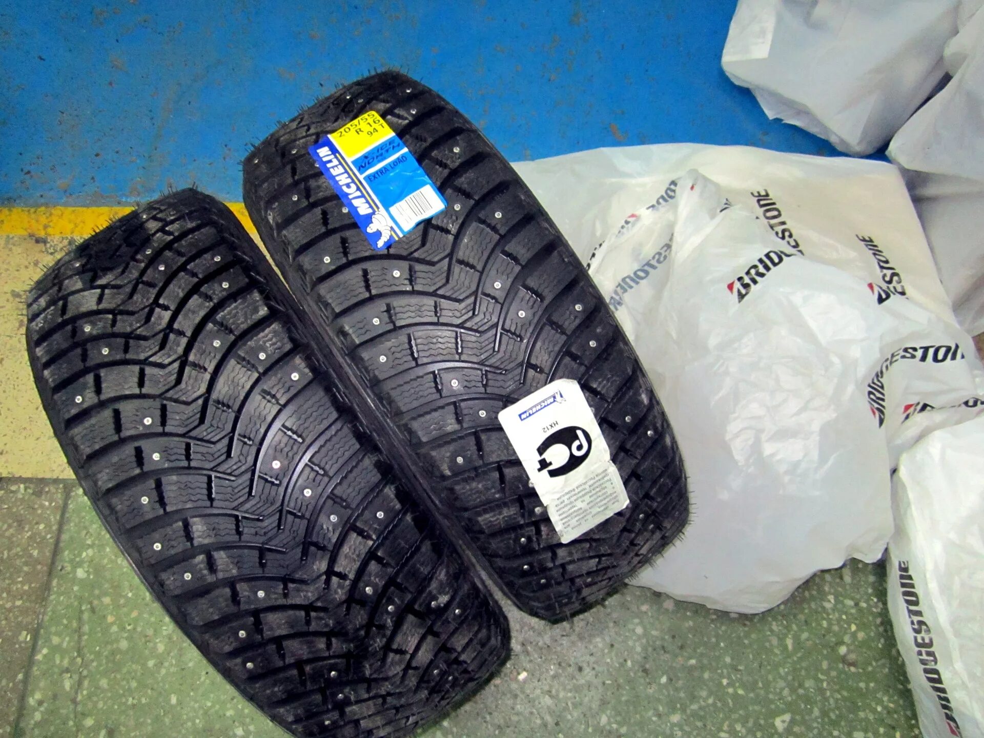 Зимние шины мишлен шипованные шины r16. Michelin x-ice north 2 205/55 r16. michelin x-ice north 2 xl 205/55/ r16 94t. michelin 205/55 r16 x-ice north. michelin ice north 2.