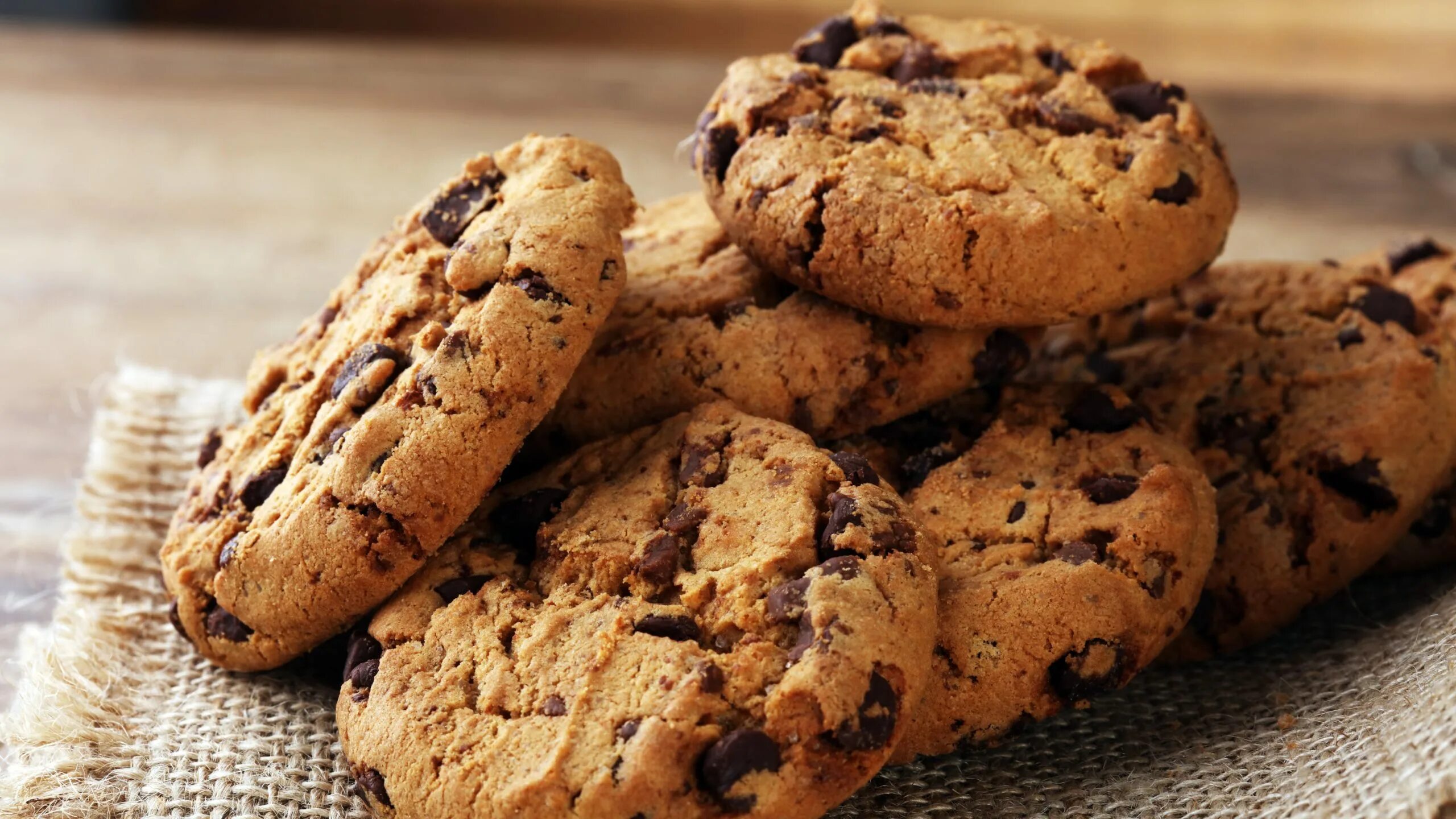 Content cookies. Печенье американо кукис. Кукис полевой. Печенье с шоколадом. Печенье кукис с шоколадом.