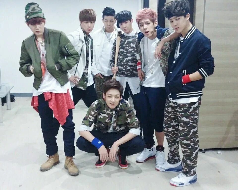 Бантаны bts. БТС бангтан. BTS дебют. Бантан БТС. BTS 2013.