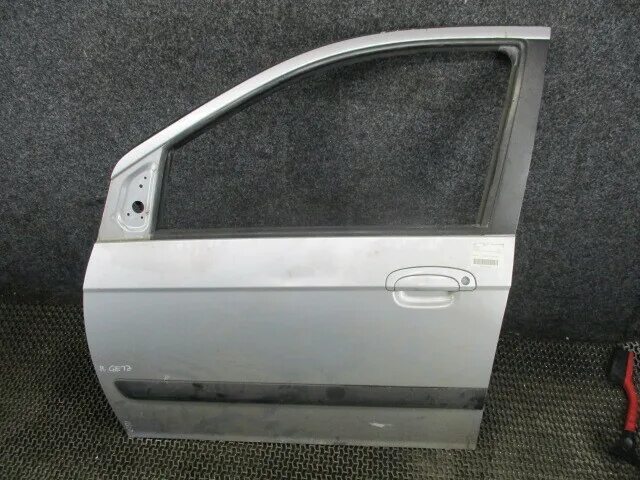 Hyundai getz дверь. Крепление молдинга двери гетц. Дверь передняя левая hyundai getz. Гетц дверь. Передняя дверь hyundai getz чертеж.