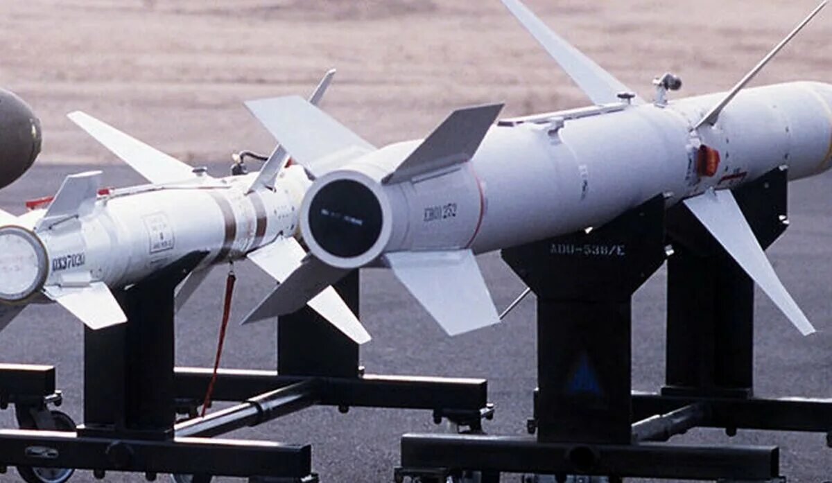 Ракета harm дальность полета. Противорадиолокационная ракета agm-88. agm-88 harm. противорадиолокационные ракеты harm. agm-88 harm обломки.