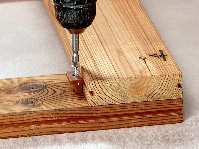 Крепеж для дайкин террасной доски для пола. Крепеж террасной доски фестул домино. Крепеж террасной доски фестул домино. Скрытый крепеж террасной лиственницы твин 30 мм. Как крепить лиственницу.