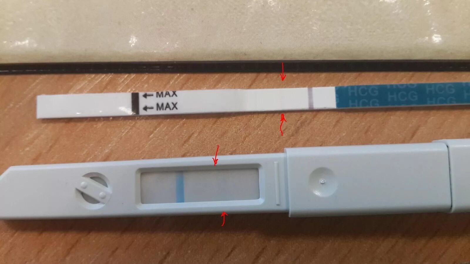 Слабоположительный Слабоположительные тесты. Слабоположительный тест на беременность. Слабоположительная полоска на тесте. Слабоположительные тесты до задержки.