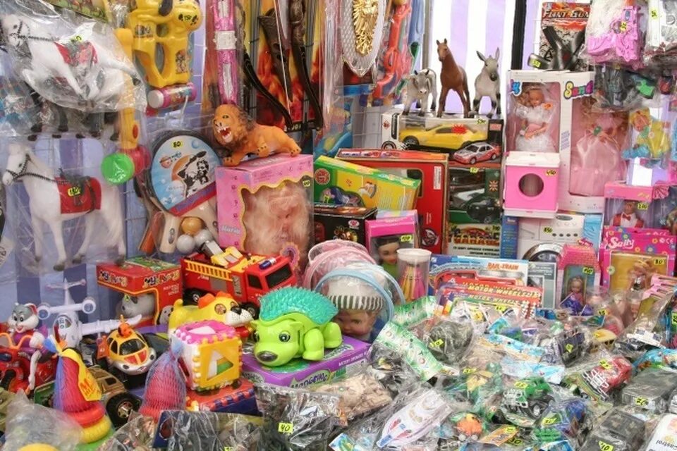 Детские игрушки на рынке. Ассортимент игрушек в магазине. Игрушки детям ростов на дону. Игрушки детям ростов на дону. Ассортимент игрушек.