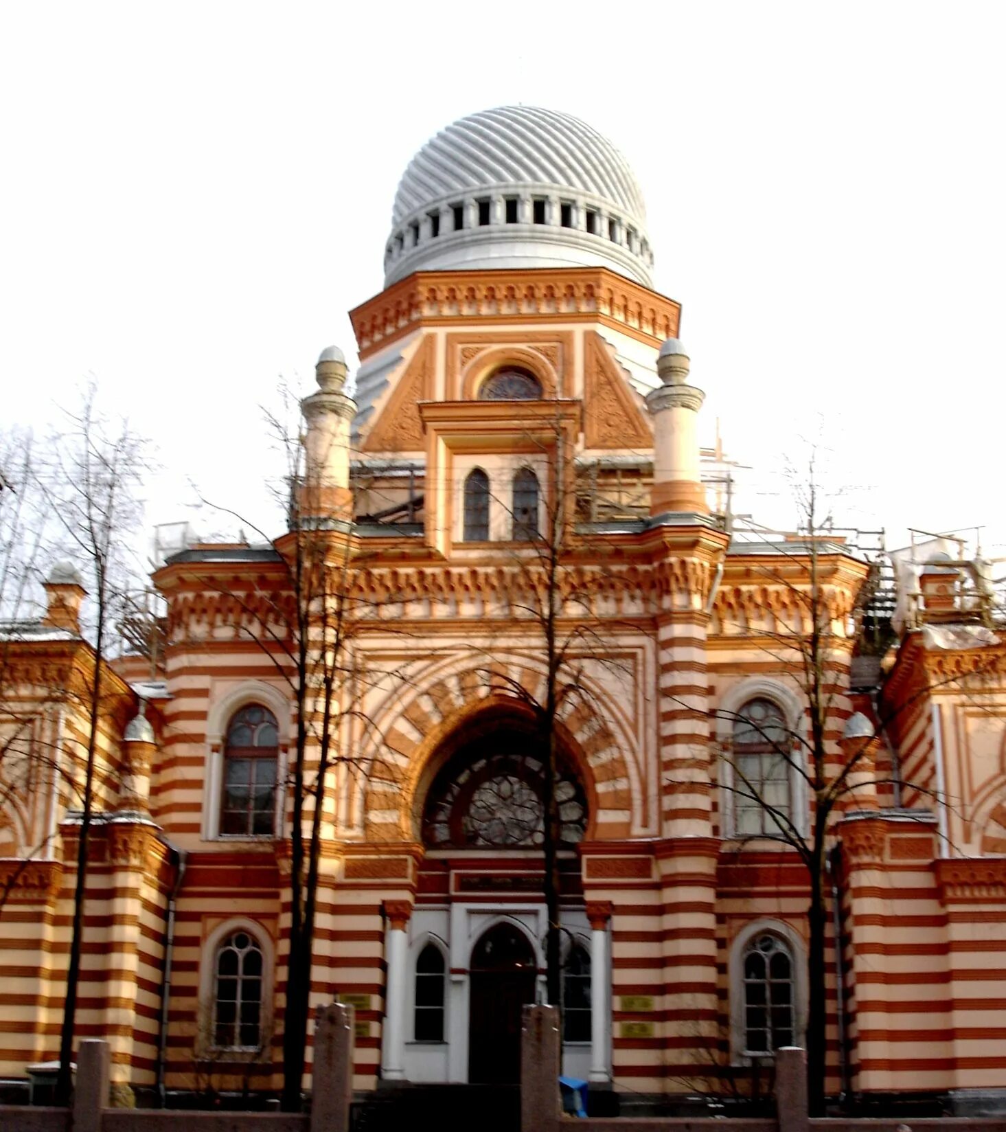 Хоральная синагога в Санкт-Петербурге. Большая хоральная синагога. Еврейская синагога в Санкт-Петербурге. Большая хоральная синагога Санкт-Петербург фасад. Храм у евреев