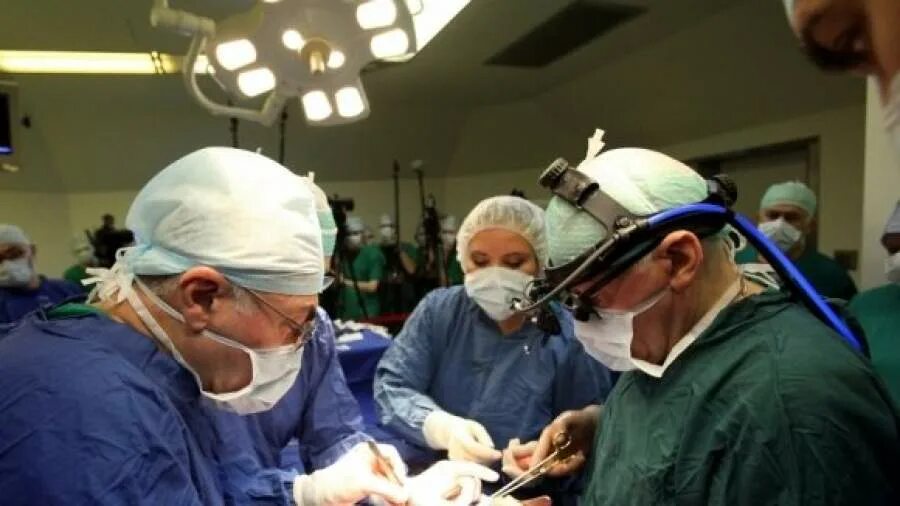 бокерия оперирует. бокерия оперирует. кардиохирург лео бокерия операции. бокерия оперирует. бокерия оперирует.