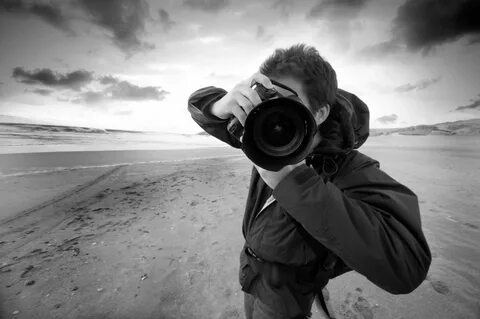 Unveiling the Artistry: Your Guide to Choosing a Professional Photographer in Abu Dhabi