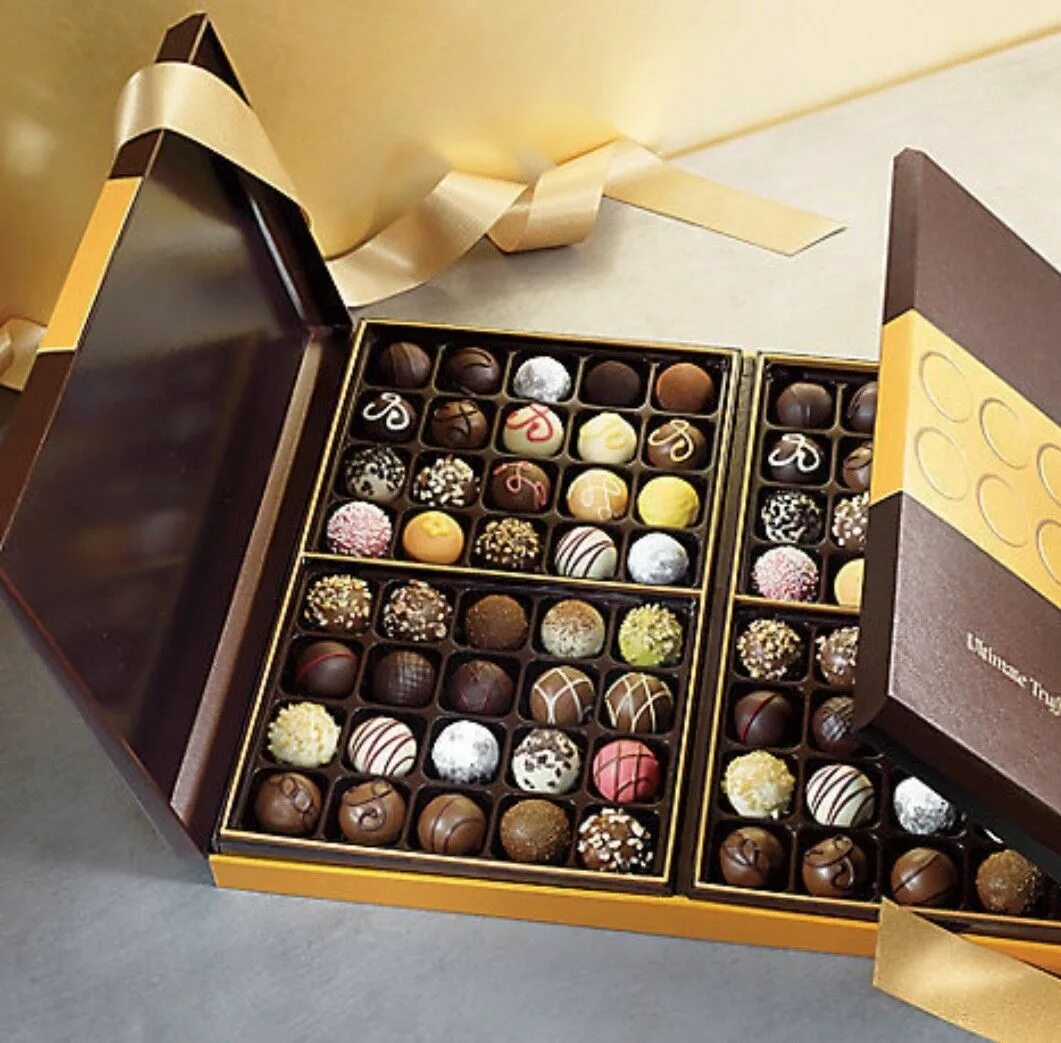 Lindt mini pralines gold. набор конфет lindt mini pralines mix 180 г. большой набор шоколадных конфет. эксклюзивные наборы конфет. шоколадные конфеты байнд.