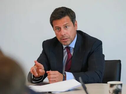 Генеральный директор холдинговой компании