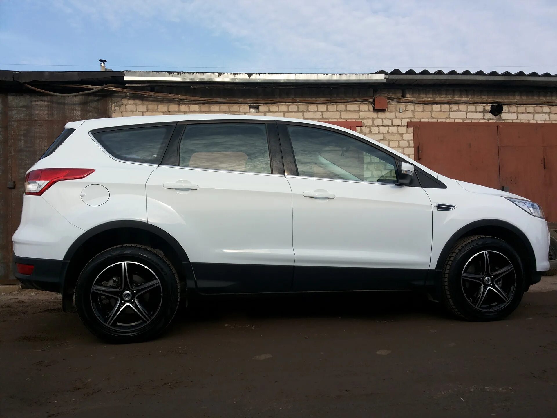 Форд Куга 2 на литье. Форд Куга 2 на 20 дисках. Диски r17 Ford Kuga. Ford Kuga диски r18.