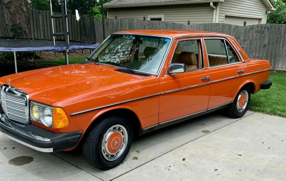 Мерседес 123 дизель купить. Mercedes Benz w123 240d. Mercedes-Benz 240d. Mercedes 240d. Мерседес 1981.