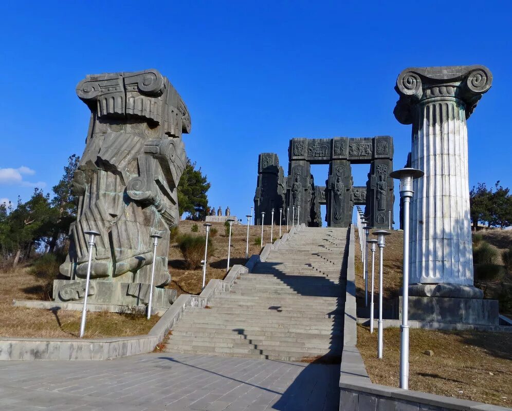 Памятник-ансамбль «мамаев курган» в волгограде. Памятник истории ансамбль. Мамаев курган памятник. Памятники героям сталинградской битвы в волгограде. Памятник истории ансамбль.